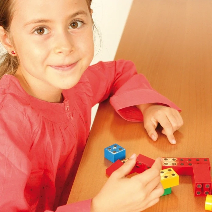 Juego de construcción manetico