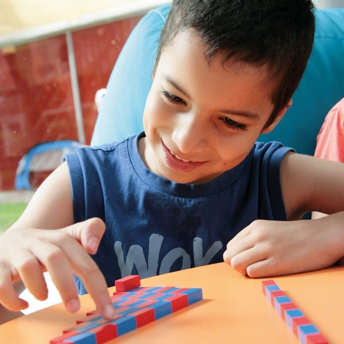 Listones rojos y azules Montessori