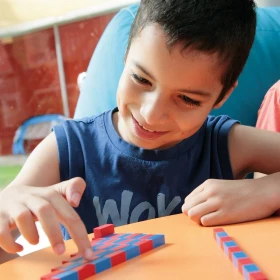 Listones rojos y azules Montessori