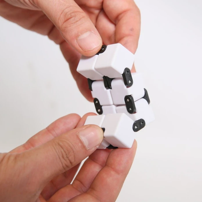 Fidget cubo infinito