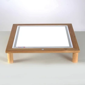 Consola de madera con mesa luminosa