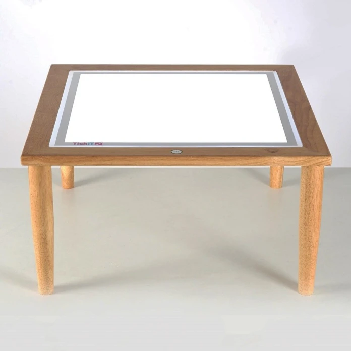 Consola de madera con mesa de luz