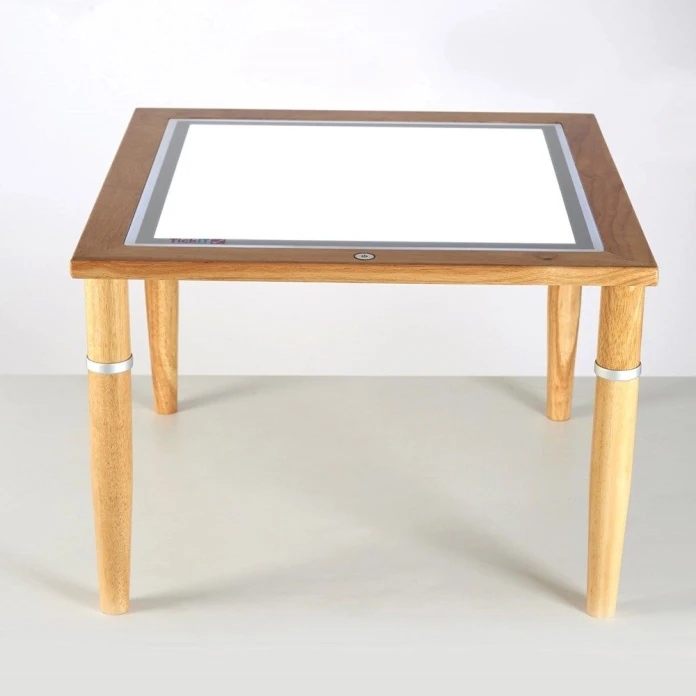 Consola de madera con mesa luminosa