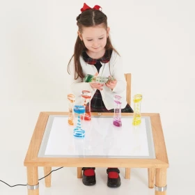 Consola de madera con mesa de luz