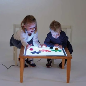 Consola de madera con mesa de luz