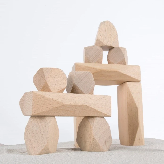 Piedras de construcción de madera