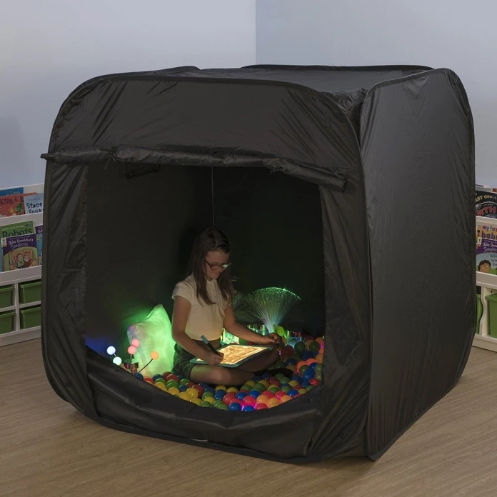 Pop-up espacio sensorial negro