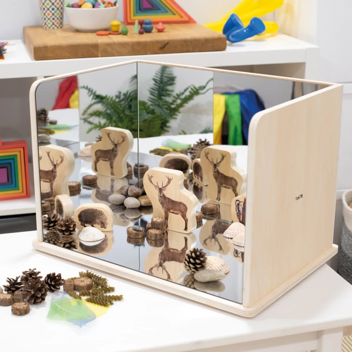 Espacio de exploración con espejo