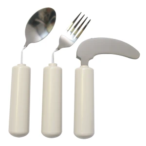 Cuchara adaptada para diestros