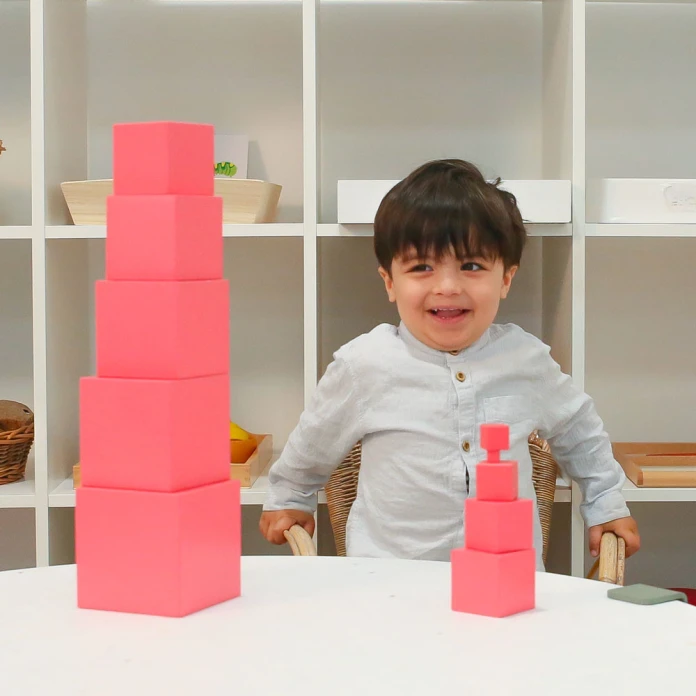Torre de apilamiento rosa Montessori