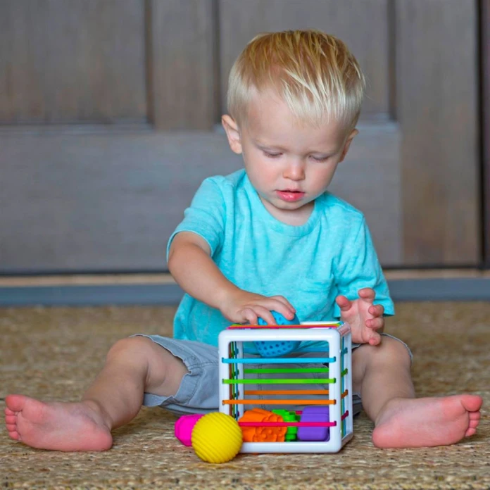 Inny Bin - Cubo de formas sensoriales