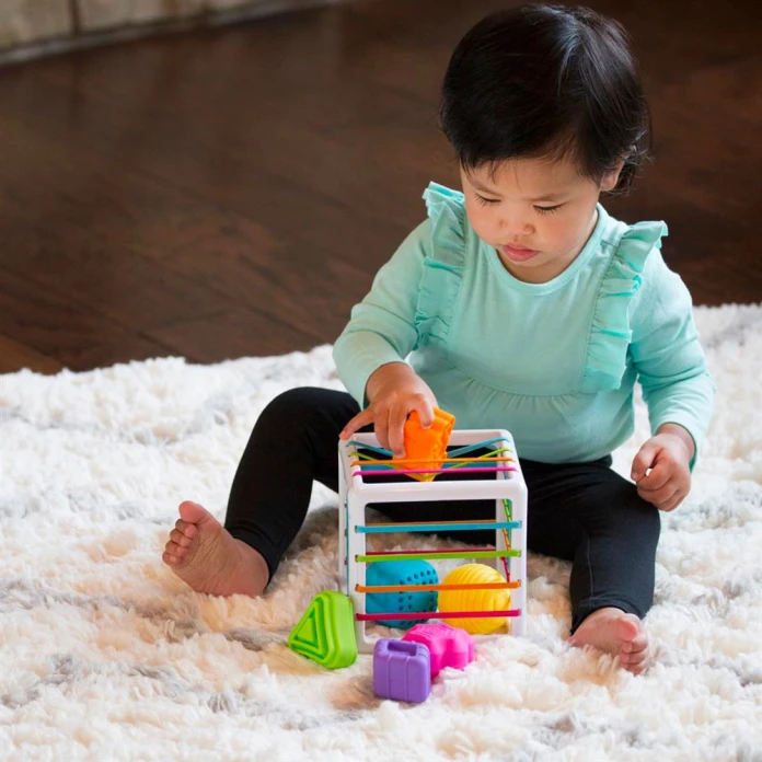 Inny Bin - Cubo de formas sensoriales
