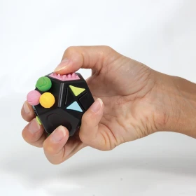 Fidget pentágono negro