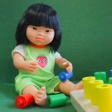 Pijama verde para muñeco inclusivo