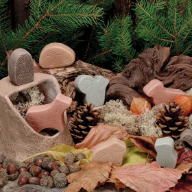 Piedras decoradas sotobosque