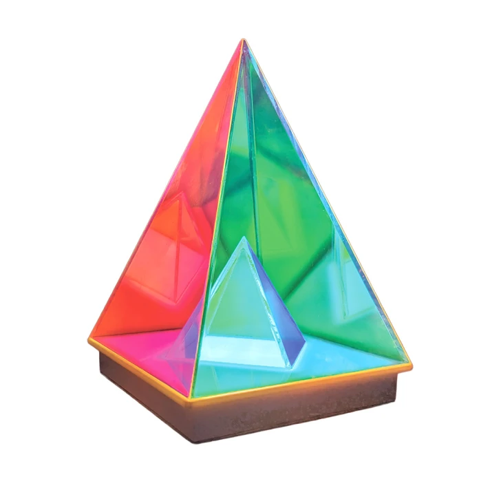 Lámpara prismática 3D – Pirámide