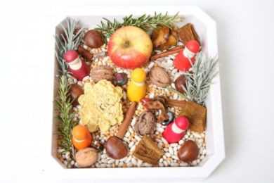 Crear una bandeja sensorial de otoño